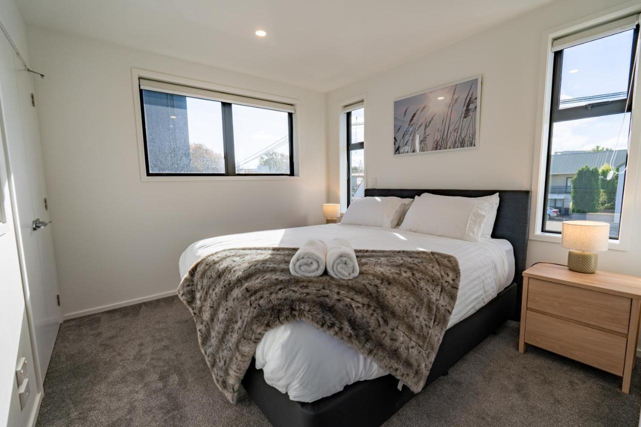 King Bed On Hagley Park Corner In The Cbd Daire Christchurch Dış mekan fotoğraf